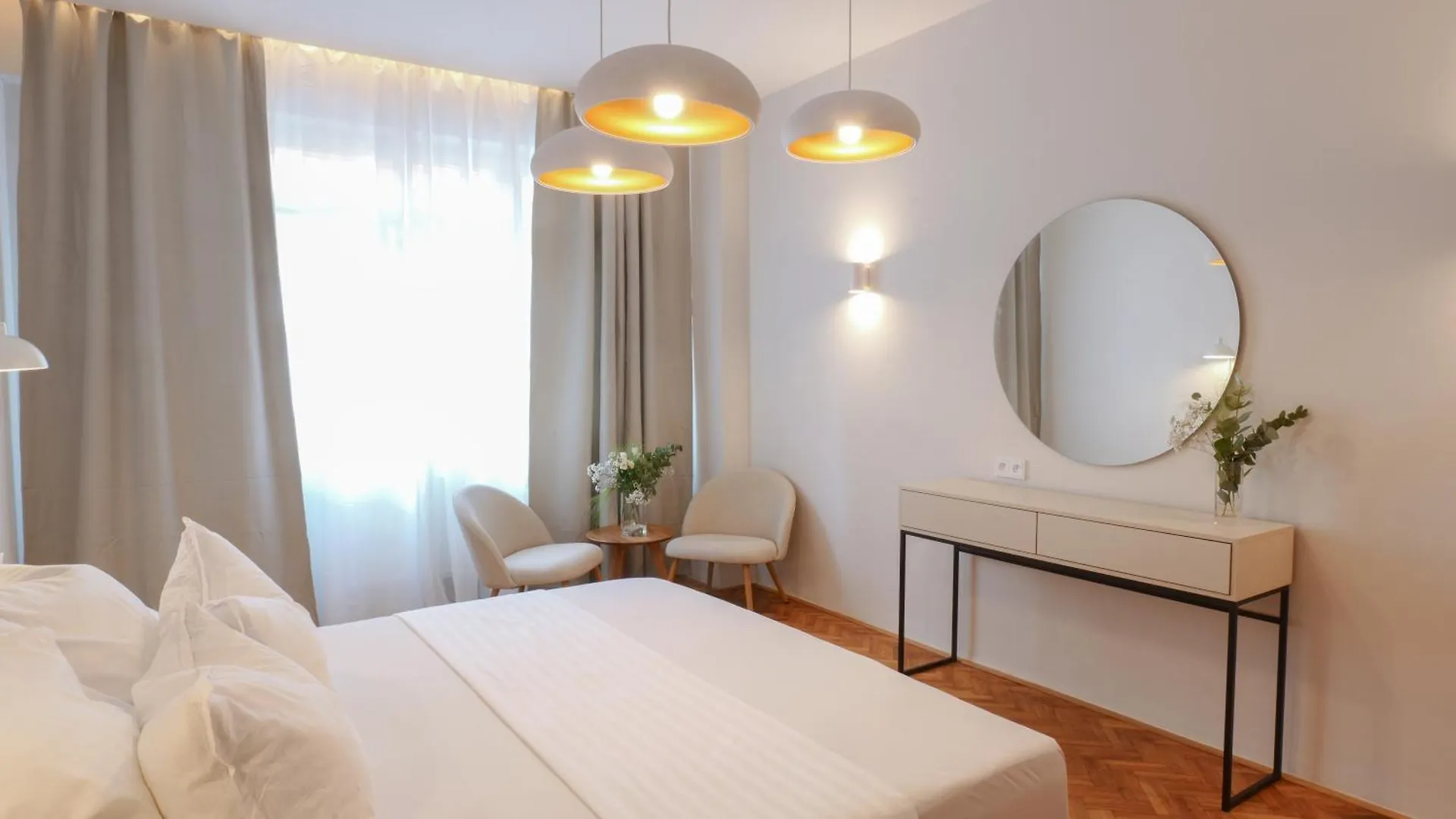 Royal Apartment On Wenceslas Square Prag